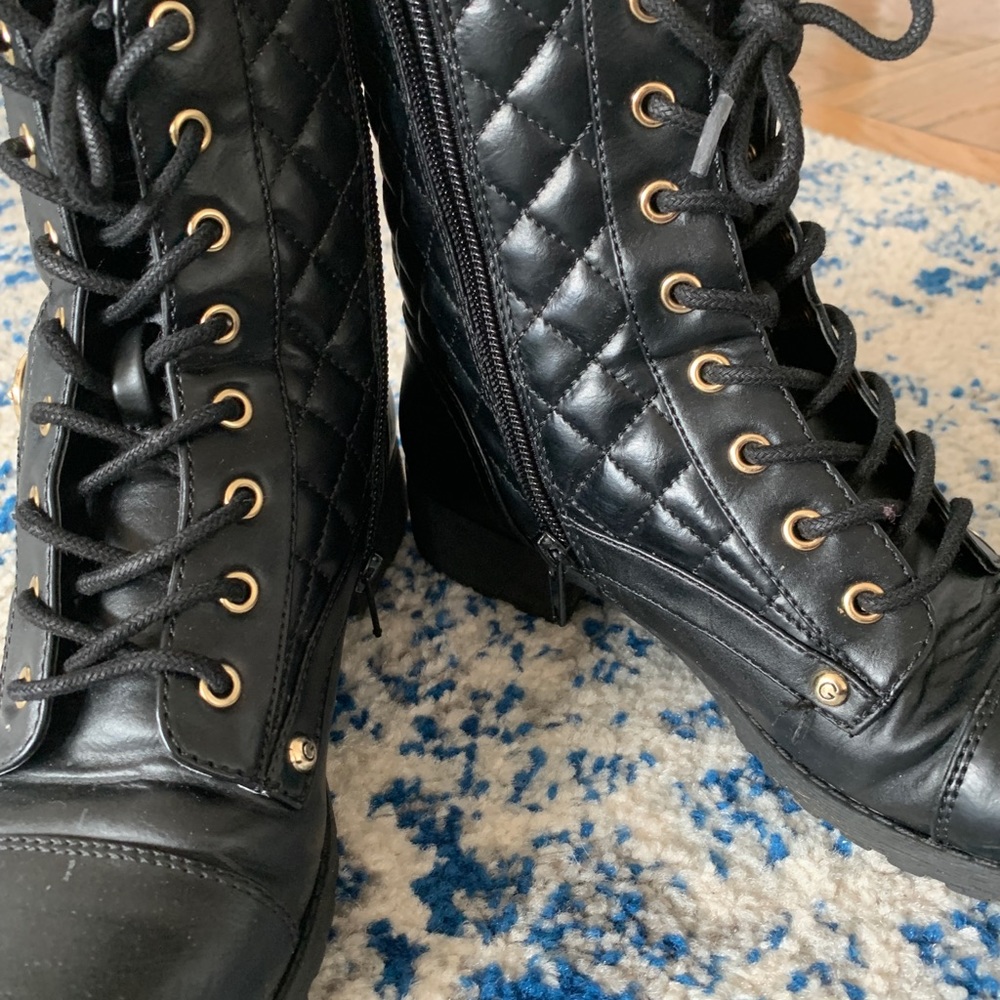 🍄G by Guess byson black and gold ankle boots - Picture 2 of 6